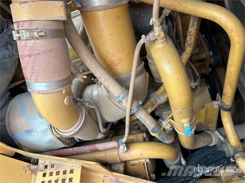 CAT D9T Crawler Dozer بلدوزرات مجنزرة