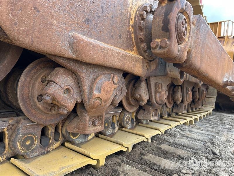CAT D9T Crawler Dozer بلدوزرات مجنزرة