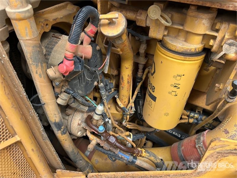 CAT D9T Crawler Dozer بلدوزرات مجنزرة