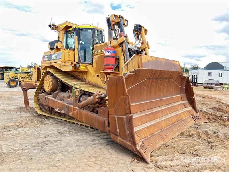 CAT D9T Crawler Dozer بلدوزرات مجنزرة