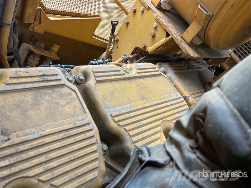 CAT D9T Crawler Dozer بلدوزرات مجنزرة