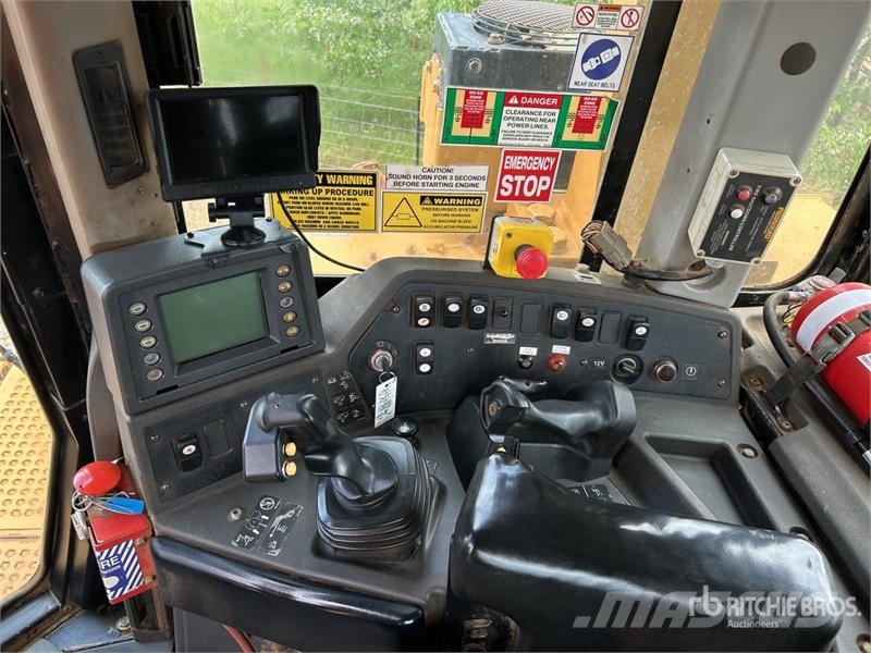 CAT D9T Crawler Dozer بلدوزرات مجنزرة