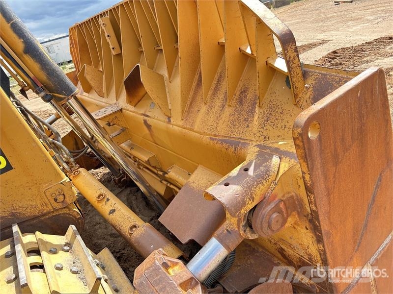 CAT D9T Crawler Dozer بلدوزرات مجنزرة