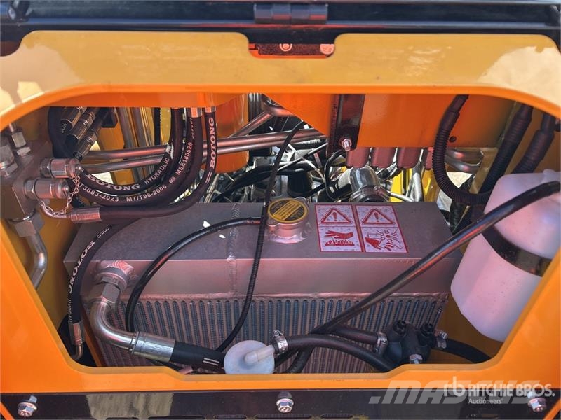 CFG KJT27 Mini Compact Track Loader (Unused) Lietoti riteņu kompaktiekrāvēji