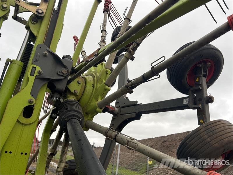 CLAAS 2800 8.2 m 2-Point Hay Rake 犁耙和摊草机