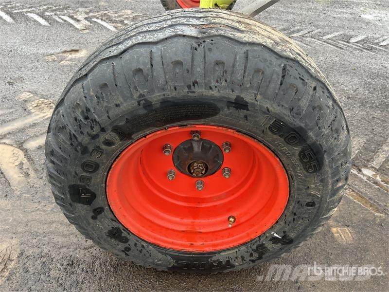 CLAAS 2800 8.2 m 2-Point Hay Rake 犁耙和摊草机