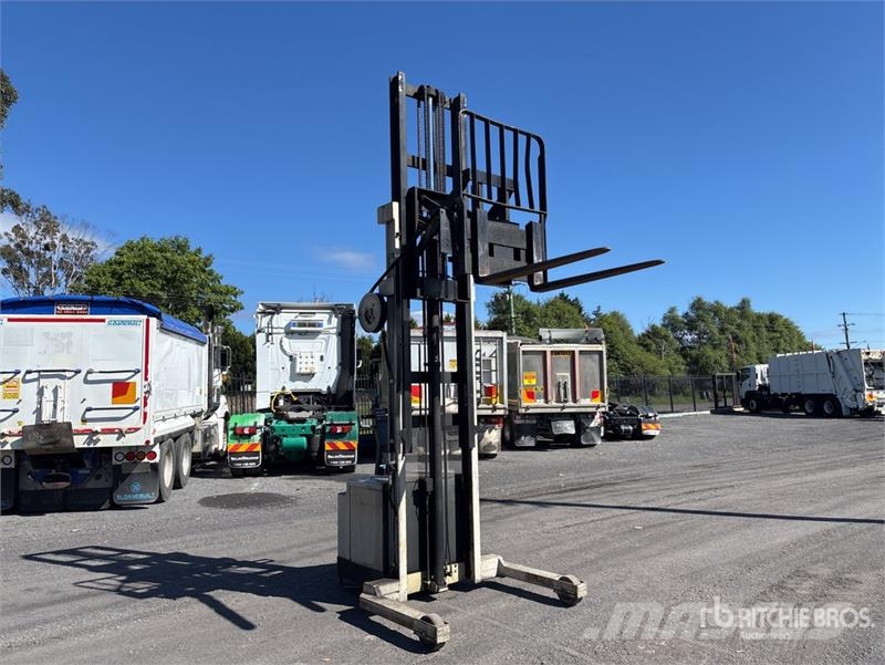 Crown 40WR 1000 kg Electric Forklift Chariots élévateurs électriques