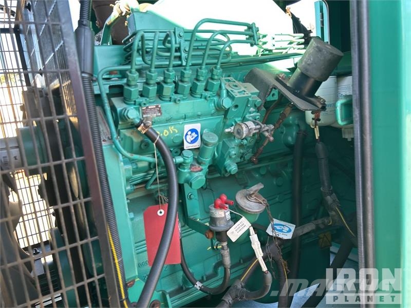 Cummins C110D5 110 kVA Mobile Generator Set Dízel áramfejlesztők