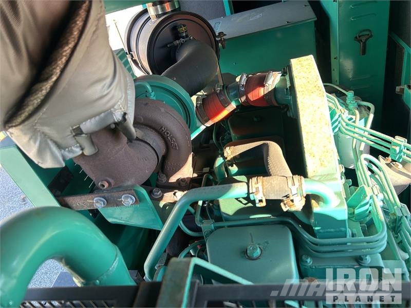 Cummins C110D5 110 kVA Mobile Generator Set Dízel áramfejlesztők