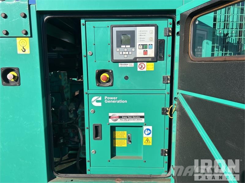 Cummins C110D5 110 kVA Mobile Generator Set Dízel áramfejlesztők
