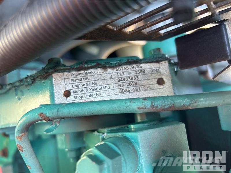 Cummins C110D5 110 kVA Mobile Generator Set Dízel áramfejlesztők