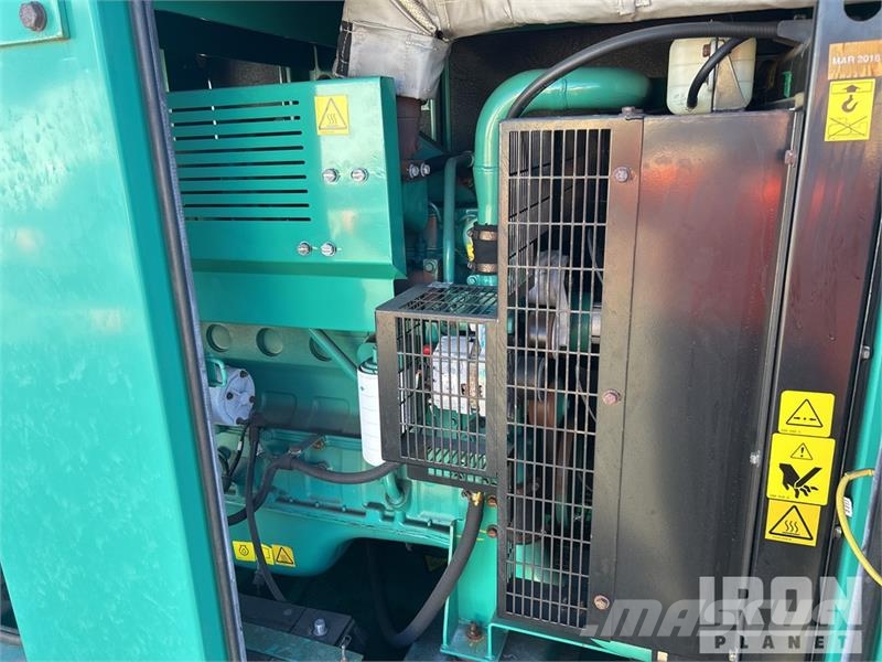 Cummins C110D5 110 kVA Mobile Generator Set Dízel áramfejlesztők
