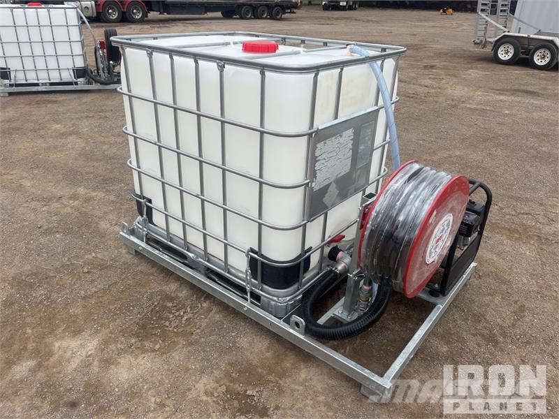 Custom Built 1000 L Water Tank (Unused) Üzemanyag- és adaléktartályok