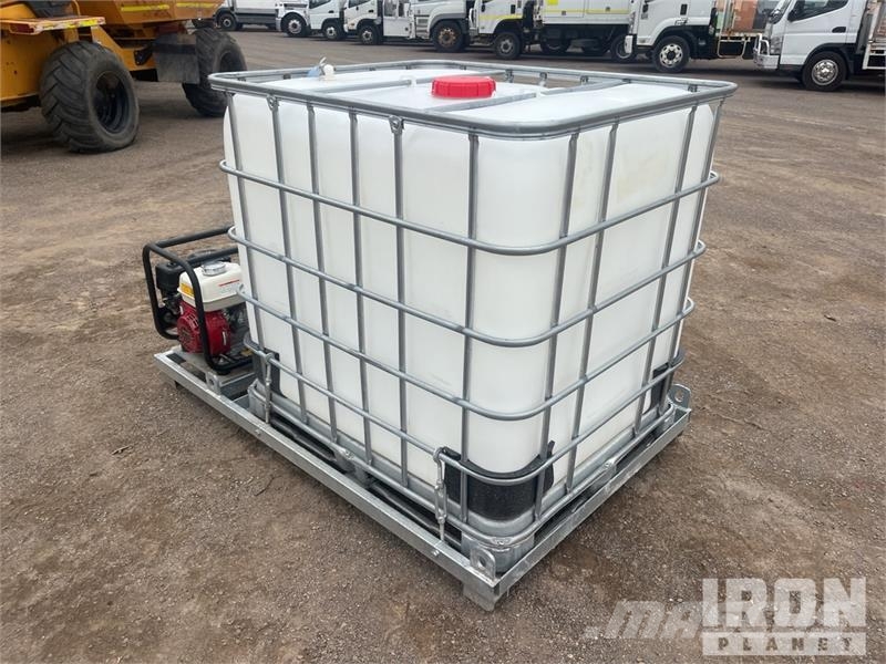 Custom Built 1000 L Water Tank (Unused) Üzemanyag- és adaléktartályok