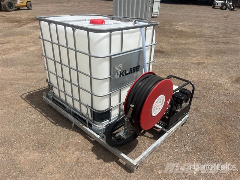 Custom Built 1000 L Water Tank (Unused) Üzemanyag- és adaléktartályok