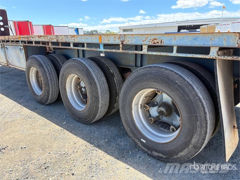 Custom Built 12.5 m Tri/A Flatbed Trailer Platós / Ponyvás pótkocsik
