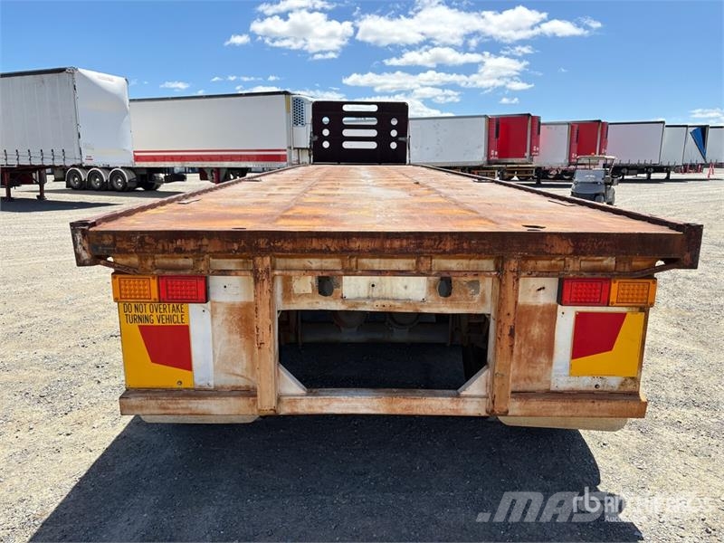 Custom Built 12.5 m Tri/A Flatbed Trailer Platós / Ponyvás pótkocsik