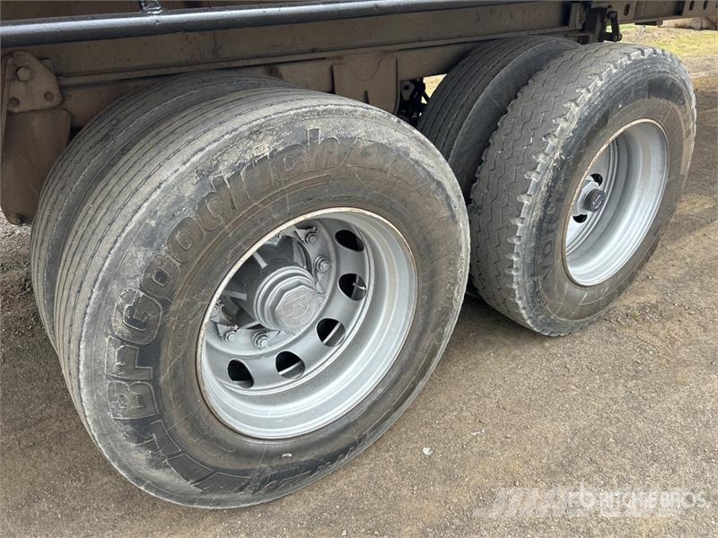  Custom Built 13.6 m Bogie/A Flatbed Trailer 自卸半挂车