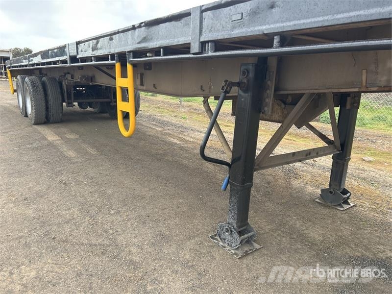  Custom Built 13.6 m Bogie/A Flatbed Trailer 自卸半挂车