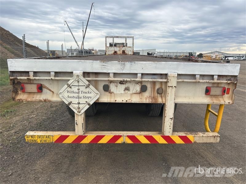  Custom Built 13.6 m Bogie/A Flatbed Trailer 自卸半挂车