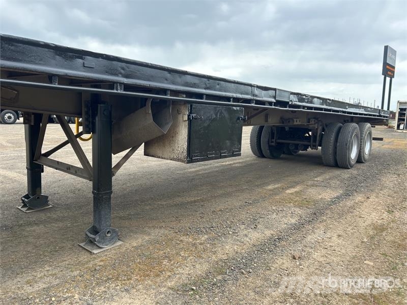  Custom Built 13.6 m Bogie/A Flatbed Trailer 自卸半挂车
