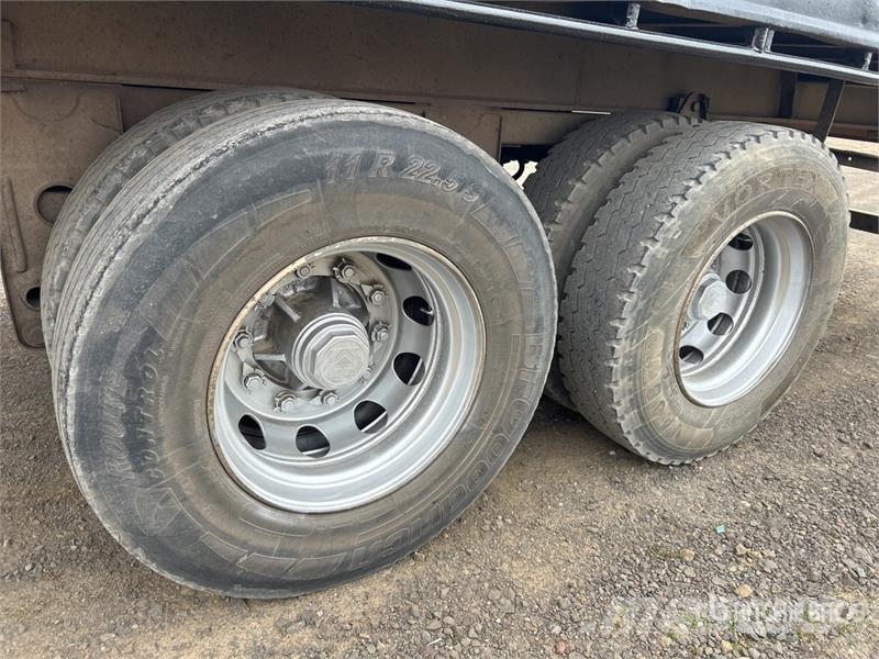  Custom Built 13.6 m Bogie/A Flatbed Trailer 自卸半挂车