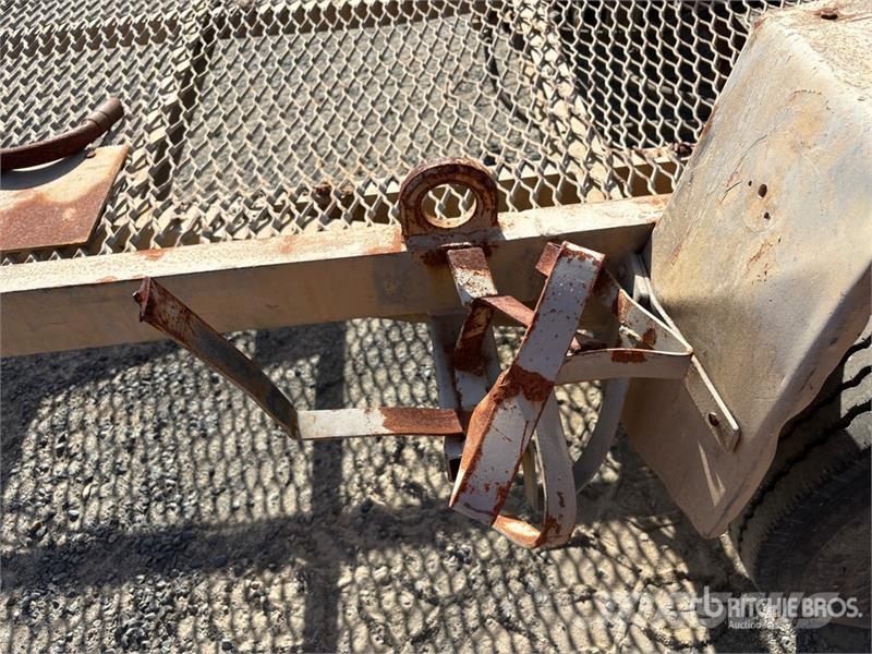 Custom Built 4.4 m Bogie/A Equipment Trailer 清障车