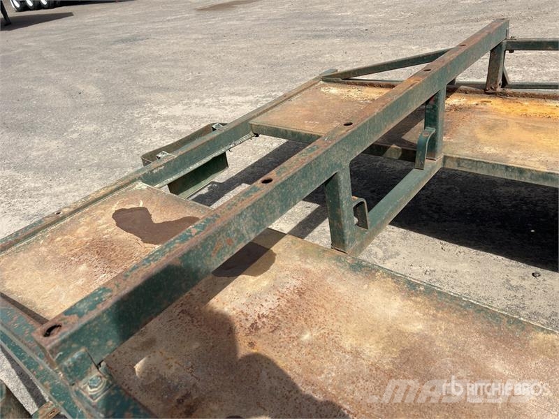 Custom Built 4.6 m Bogie/A Equipment Trailer Car carrier