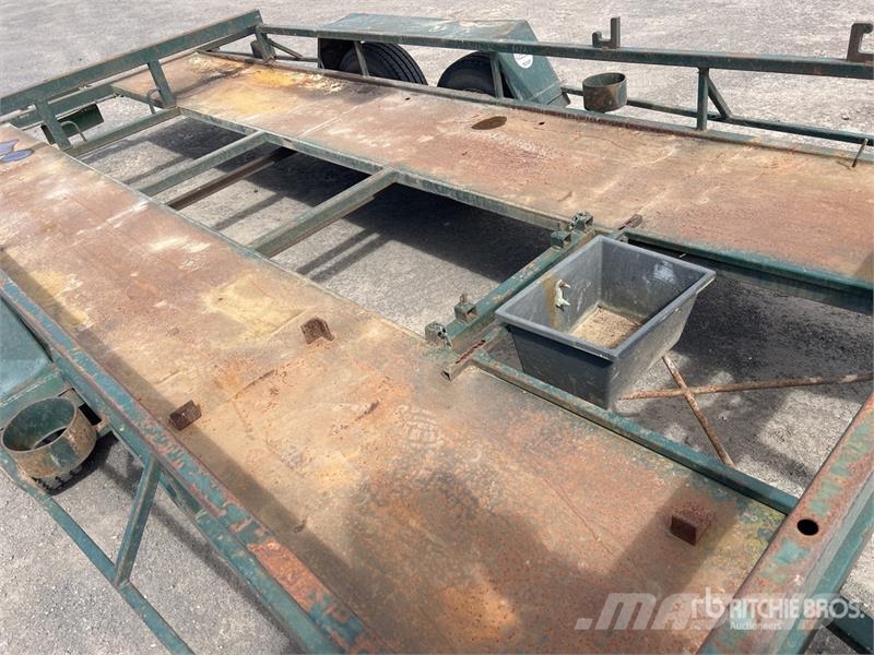 Custom Built 4.6 m Bogie/A Equipment Trailer Car carrier