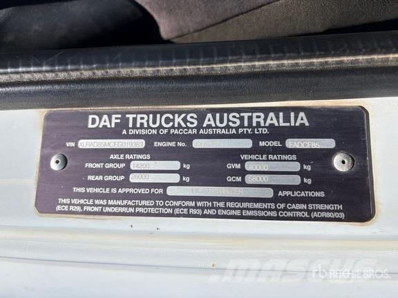 DAF CF85 13500 L 8x4 Twin-Steer Water Truck Vesisäiliöautot