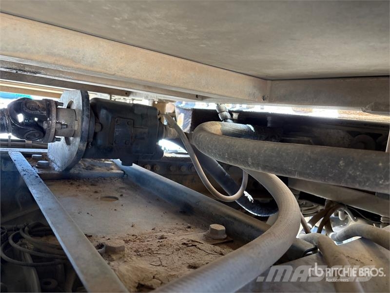 DAF CF85 13500 L 8x4 Twin-Steer Water Truck Water tankers
