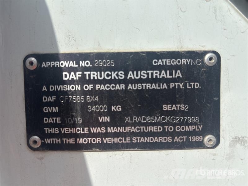 DAF CF85.510 8x4 Twin-Steer Flatbed Truck Tovornjaki s kesonom/platojem