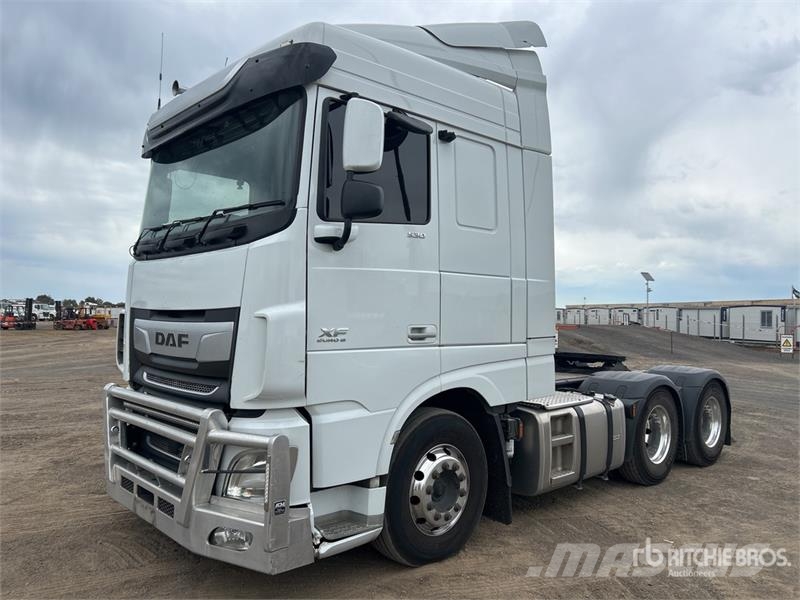 DAF XF530 6x4 T/A Sleeper Truck Tractor Sadulveokid