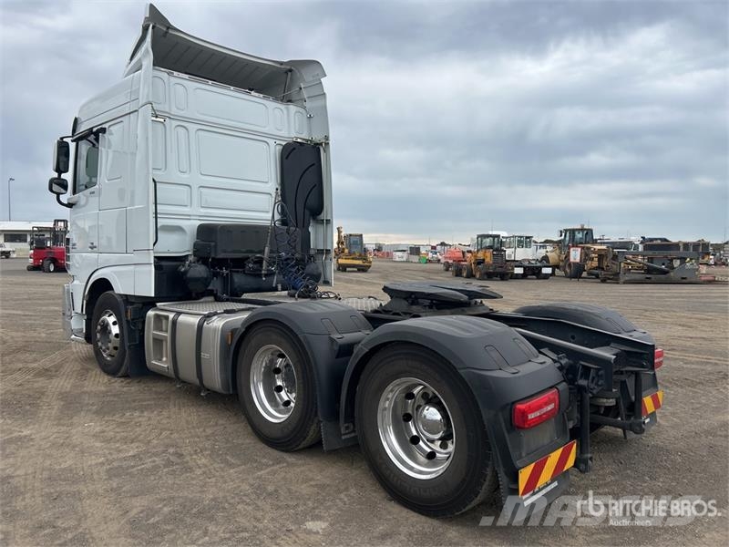DAF XF530 6x4 T/A Sleeper Truck Tractor Sadulveokid