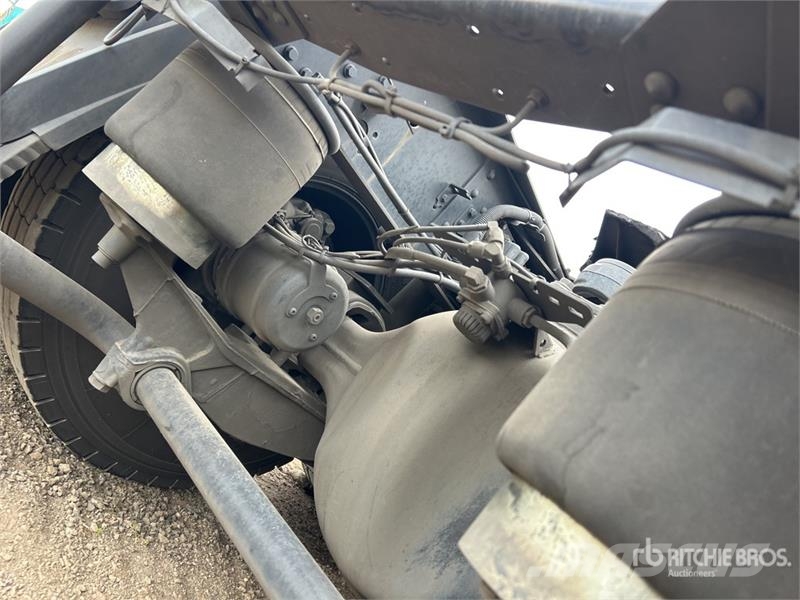 DAF XF530 6x4 T/A Sleeper Truck Tractor Sadulveokid