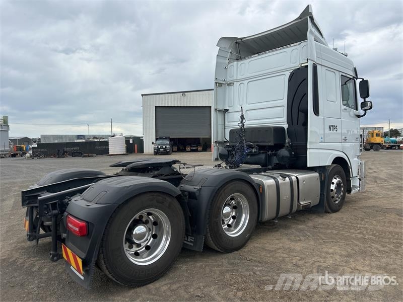 DAF XF530 6x4 T/A Sleeper Truck Tractor Sadulveokid