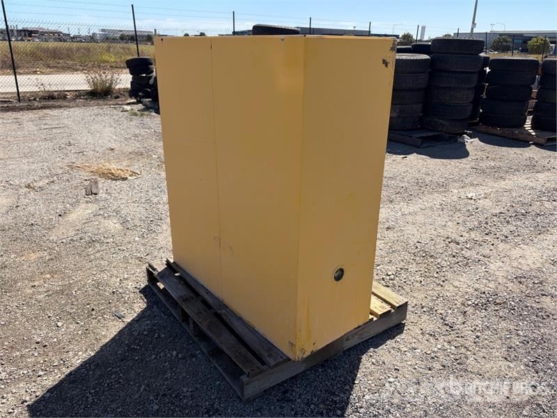  Dangerous Goods Storage Cabnet معدات البناء - غير ذلك