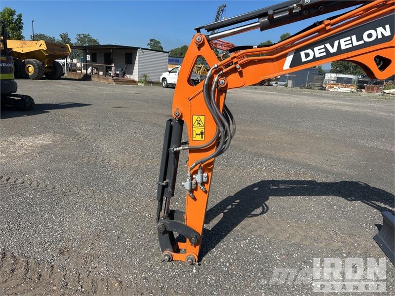 Develon DX27Z-7M Mini Excavator (Unused) Mini bagri <7t