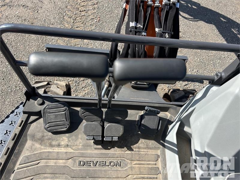 Develon DX27Z-7M Mini Excavator (Unused) Mini bagri <7t