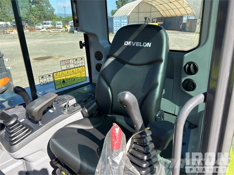 Develon DX55R-7M Mini Excavator (Unused) Mini bagri <7t
