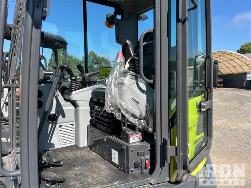 Develon DX55R-7M Mini Excavator (Unused) Mini bagri <7t