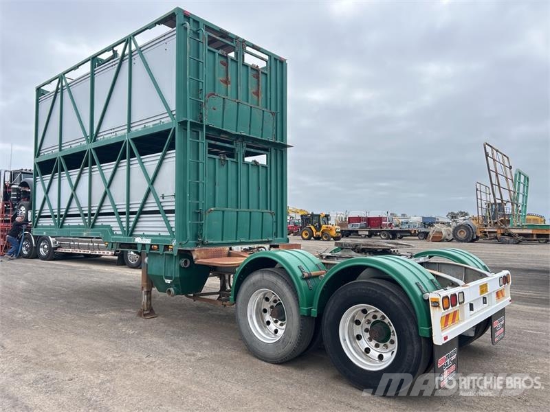 Dickinson Bogie/A B-Double Lead Livestock Trailer Livestock transport