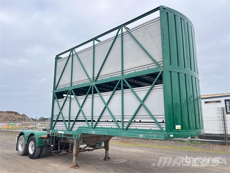 Dickinson Bogie/A B-Double Lead Livestock Trailer Livestock transport