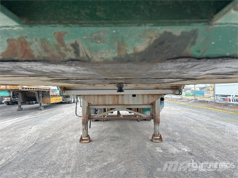 Dickinson Bogie/A B-Double Lead Livestock Trailer Livestock transport