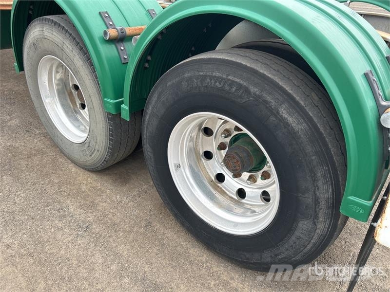 Dickinson Bogie/A B-Double Lead Livestock Trailer Livestock transport