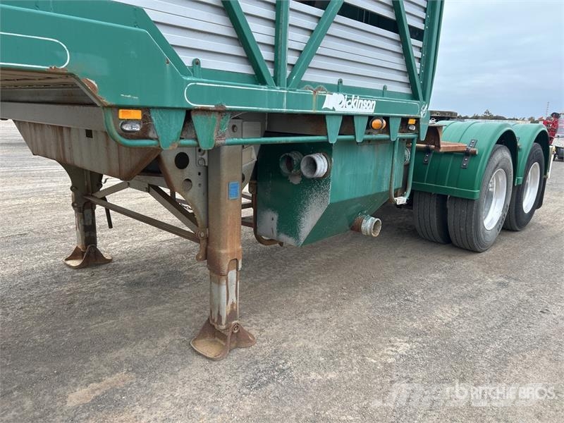 Dickinson Bogie/A B-Double Lead Livestock Trailer Livestock transport