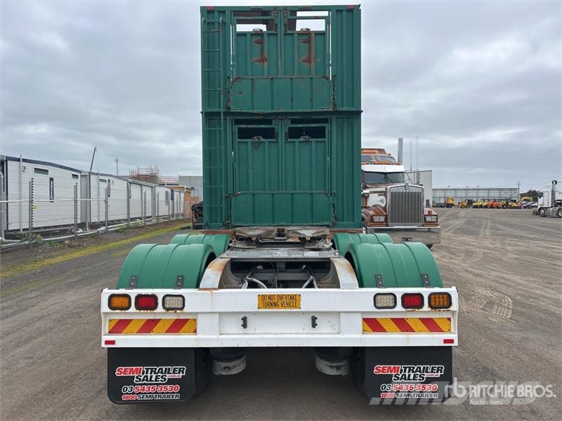 Dickinson Bogie/A B-Double Lead Livestock Trailer Livestock transport
