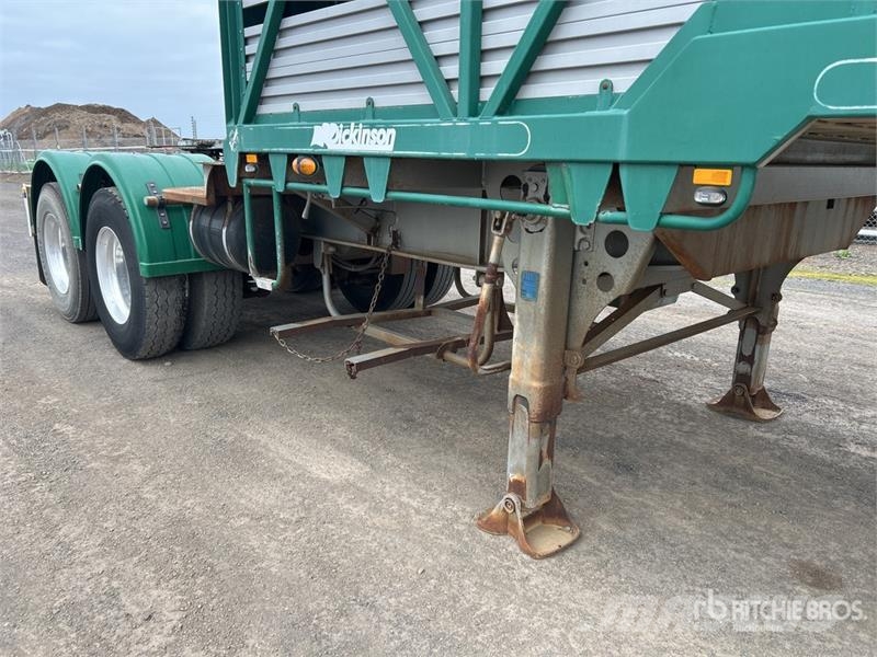 Dickinson Bogie/A B-Double Lead Livestock Trailer Livestock transport