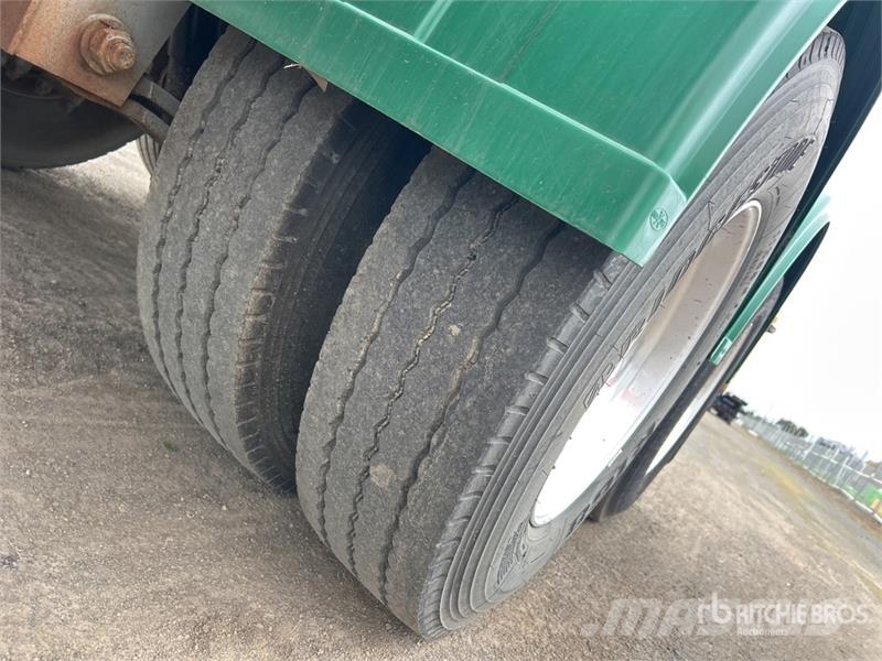 Dickinson Bogie/A B-Double Lead Livestock Trailer Livestock transport