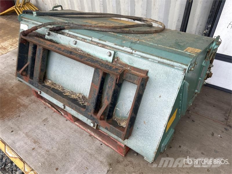 Digga Cleana 1500 mm Skid Steer Broom Četke